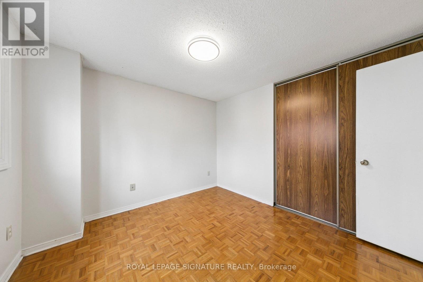 156 Macedonia Crescent, Mississauga, Ontario  L5B 3J5 - Photo 25 - W12880456