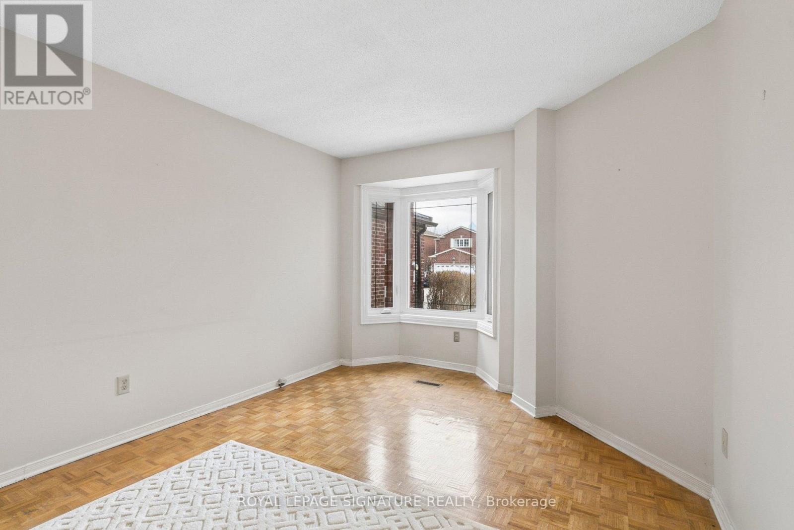 156 Macedonia Crescent, Mississauga, Ontario  L5B 3J5 - Photo 9 - W12880456