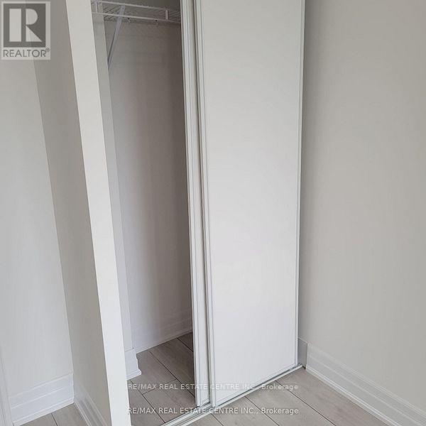 1801 - 30 Elm Drive W, Mississauga, Ontario  L5B 0N6 - Photo 18 - W12880528