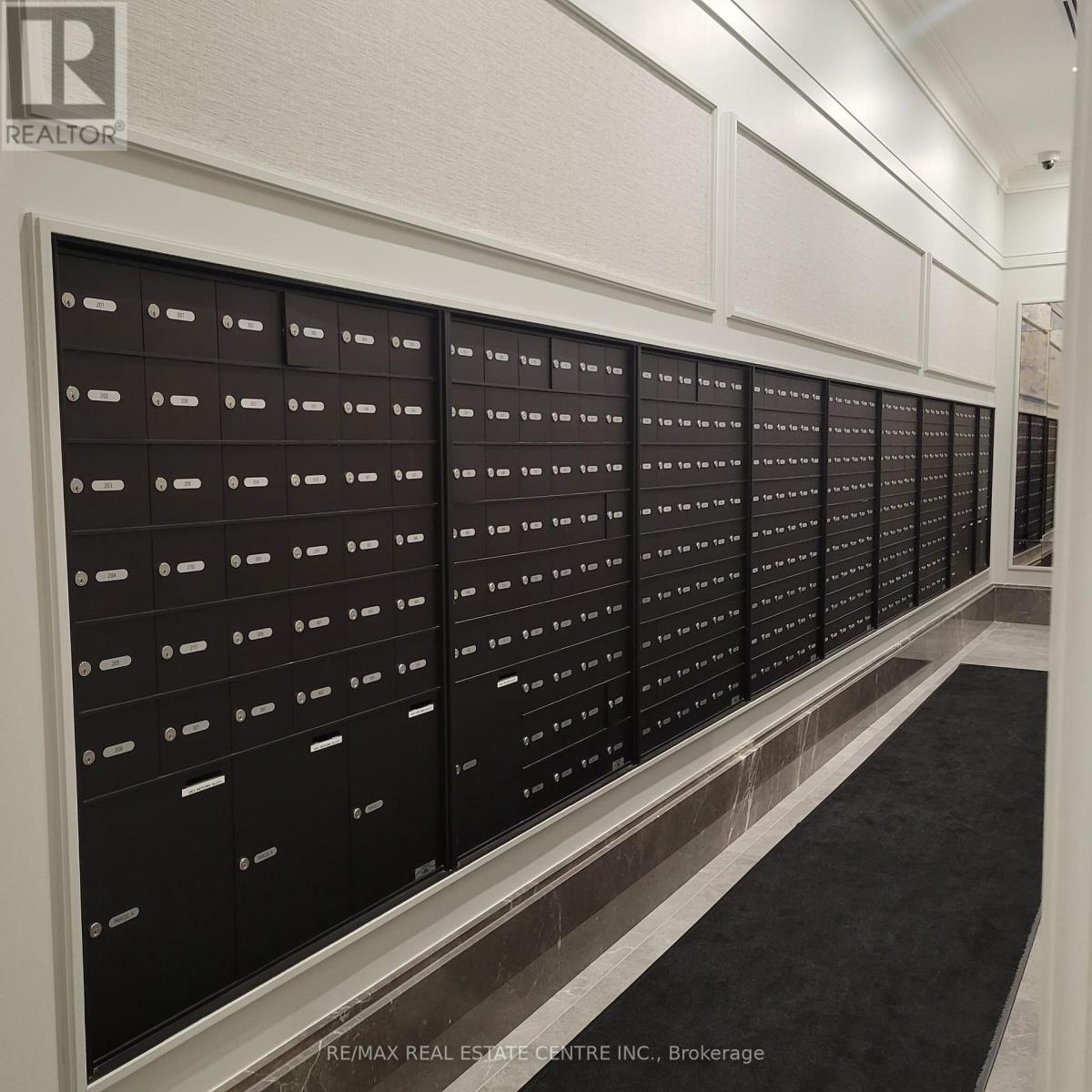 1801 - 30 Elm Drive W, Mississauga, Ontario  L5B 0N6 - Photo 9 - W12880528