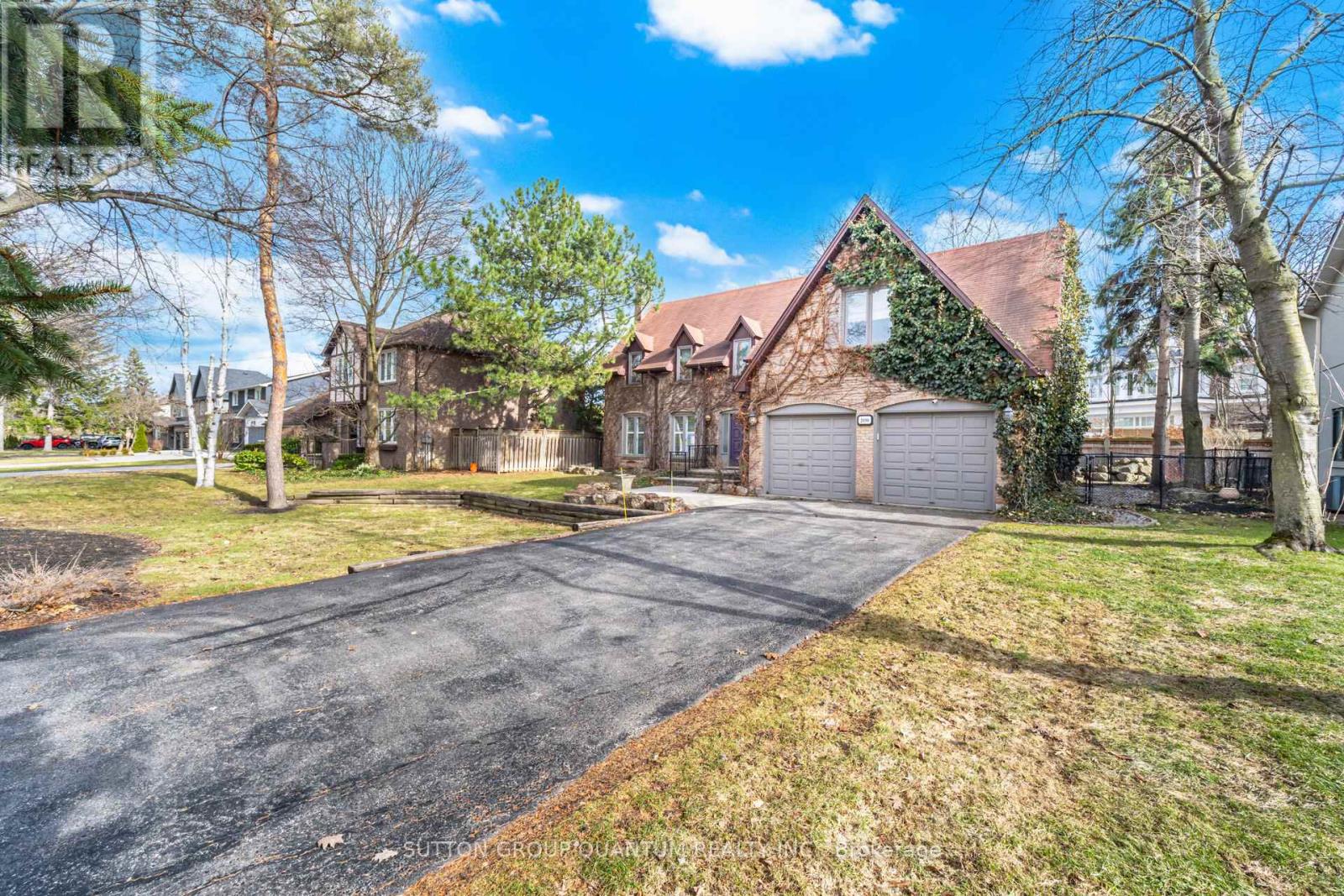 2090 Mississauga Road, Mississauga, Ontario  L5H 2K6 - Photo 2 - W12880554