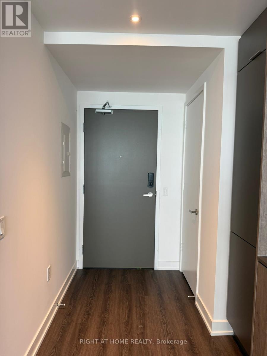 3306 - 448 Burnhamthorpe Road W, Mississauga (City Centre), Ontario  L5B 0R4 - Photo 8 - W12880572