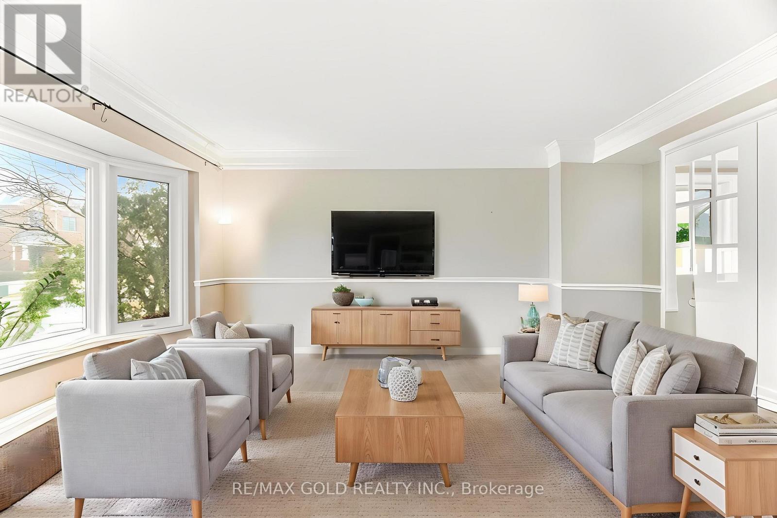 2441 Capilano Crescent, Oakville, Ontario  L6H 6L3 - Photo 3 - W12880596