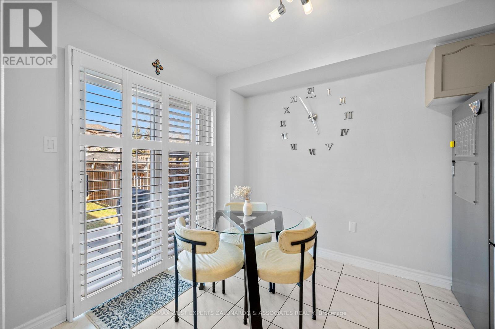 24 Manorwood Court, Caledon (Bolton North), Ontario  L7E 2S9 - Photo 11 - W12880632