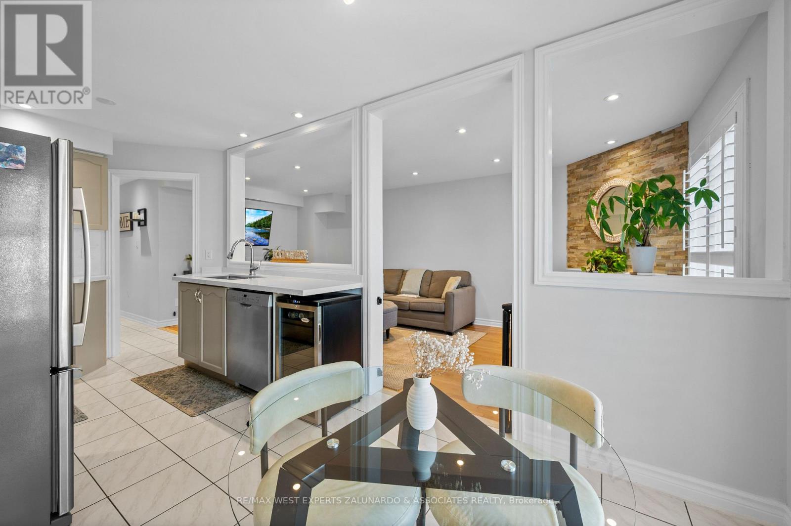 24 Manorwood Court, Caledon (Bolton North), Ontario  L7E 2S9 - Photo 13 - W12880632