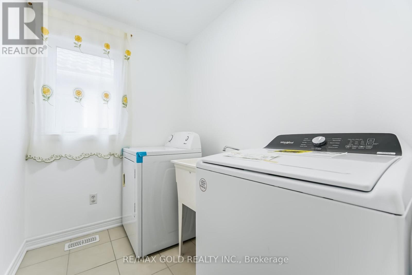 5 Attmar Drive, Brampton, Ontario  L6P 2R4 - Photo 15 - W12880656