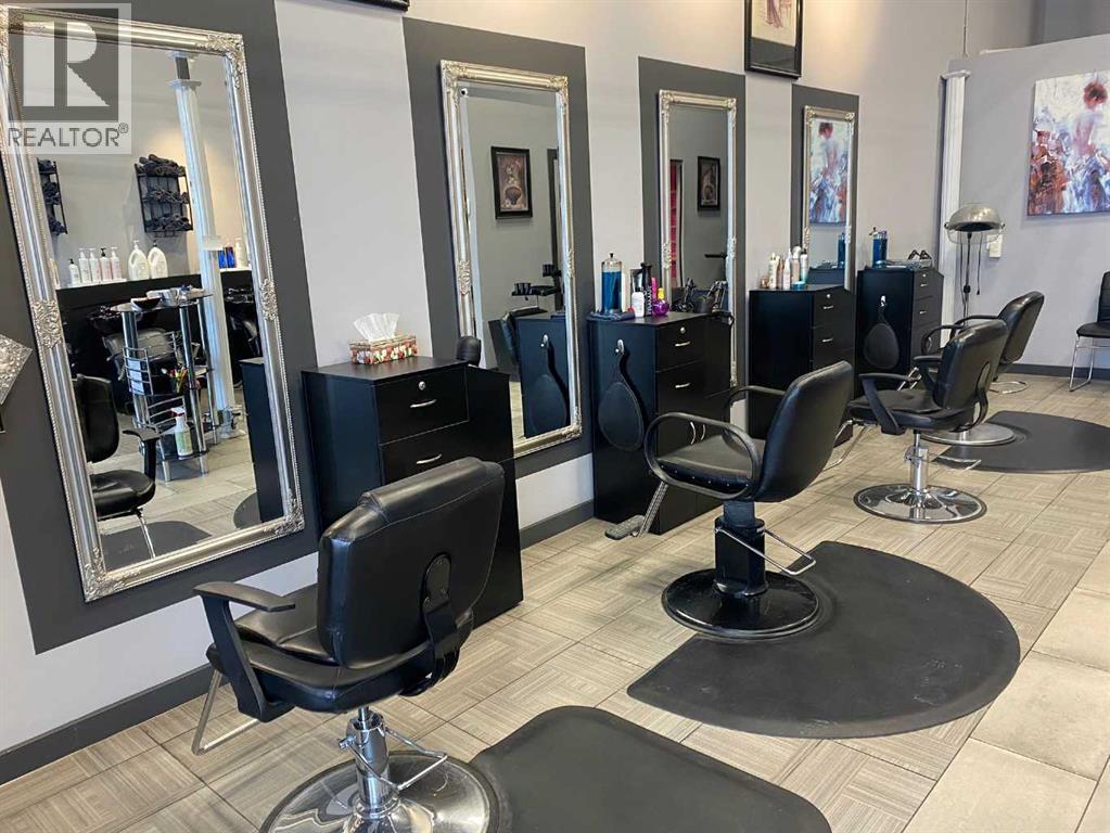 31 Bow Street Common, Cochrane, Alberta  T4C 2N1 - Photo 2 - A2293100