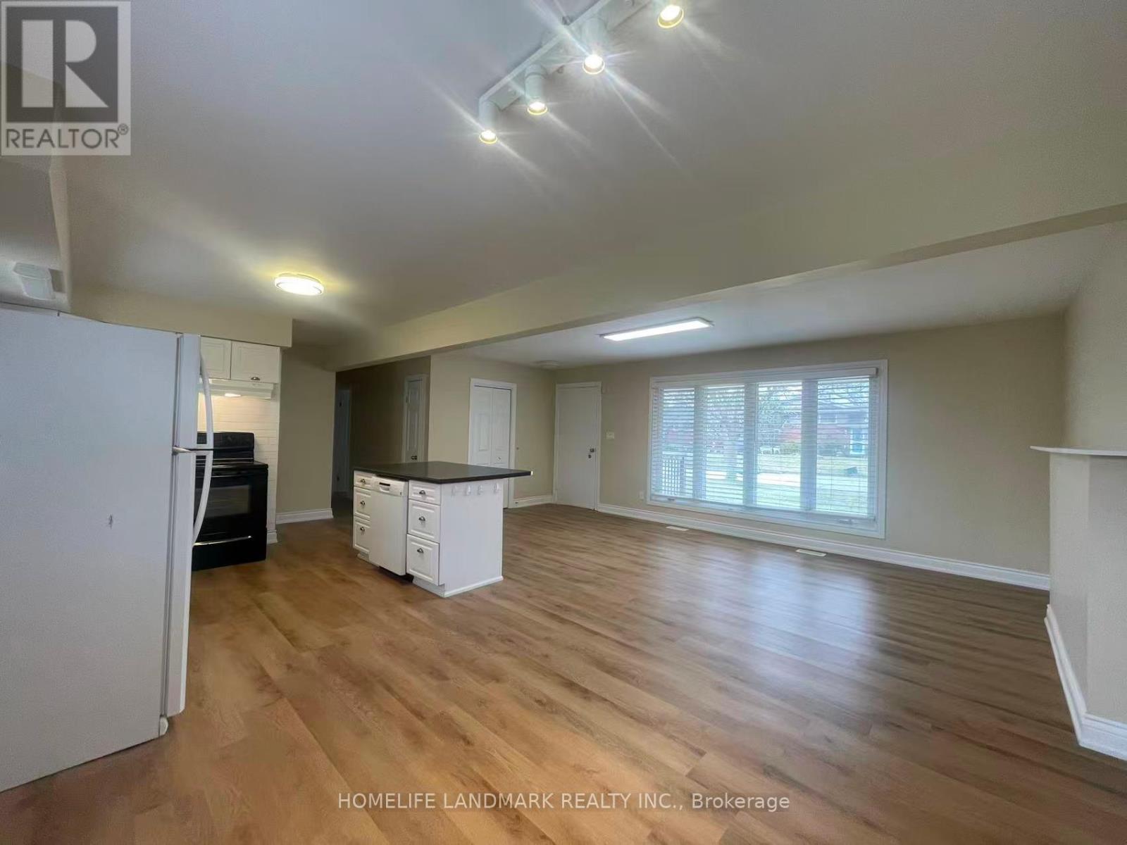 8 Richard Street, St. Catharines (Glendale/glenridge), Ontario  L2T 2E2 - Photo 10 - X12880460