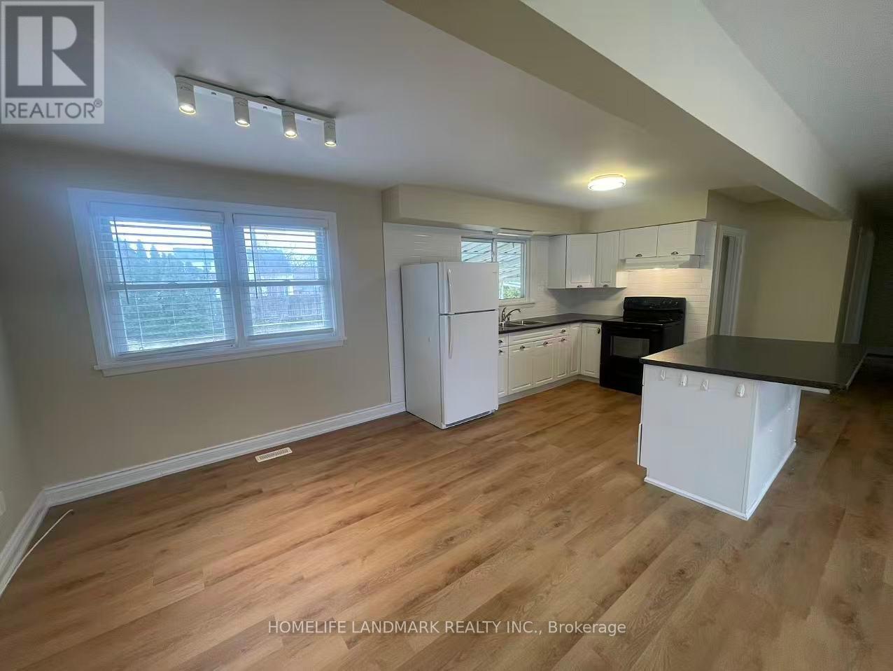 8 Richard Street, St. Catharines (Glendale/glenridge), Ontario  L2T 2E2 - Photo 11 - X12880460