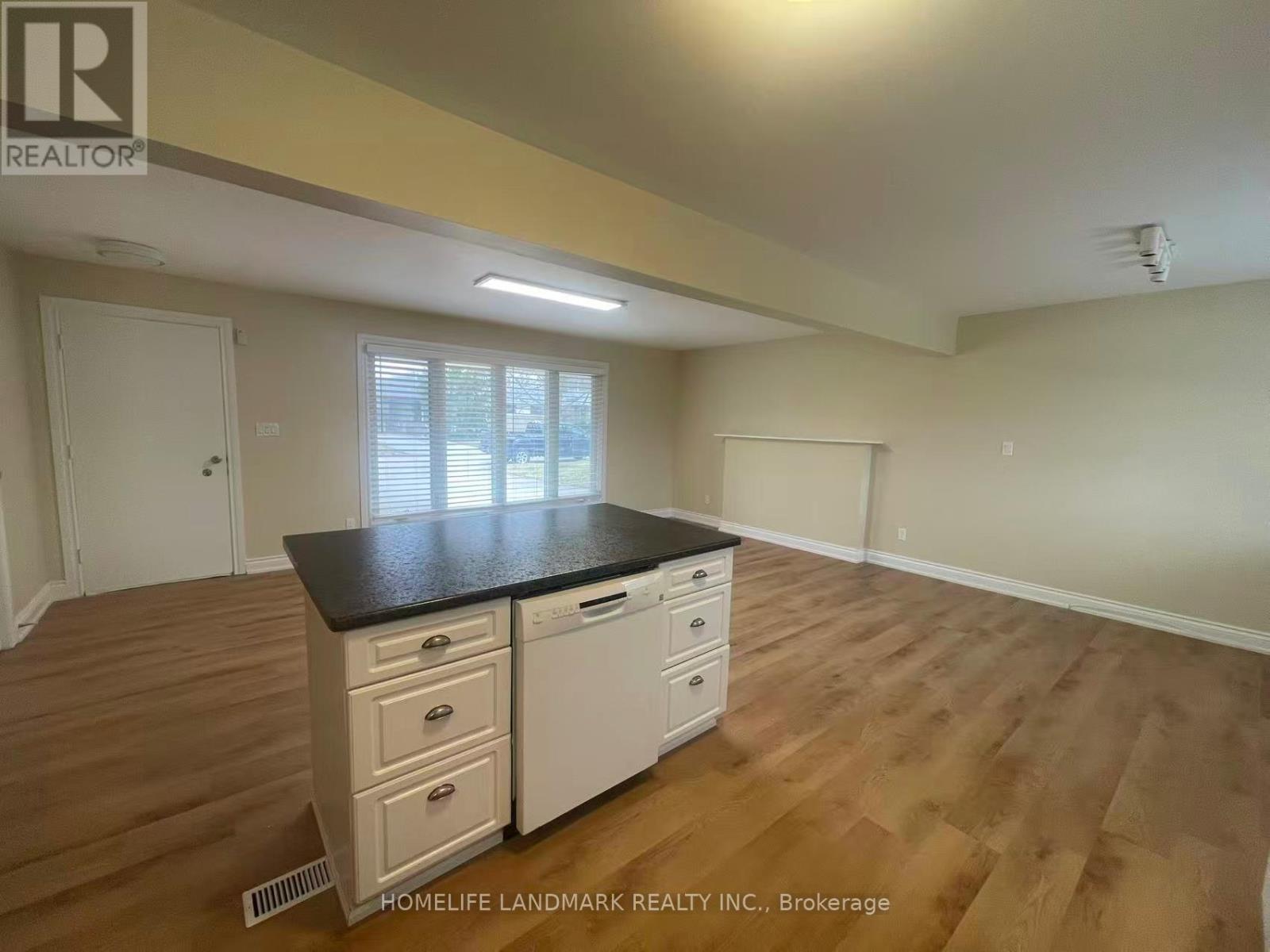 8 Richard Street, St. Catharines (Glendale/glenridge), Ontario  L2T 2E2 - Photo 14 - X12880460