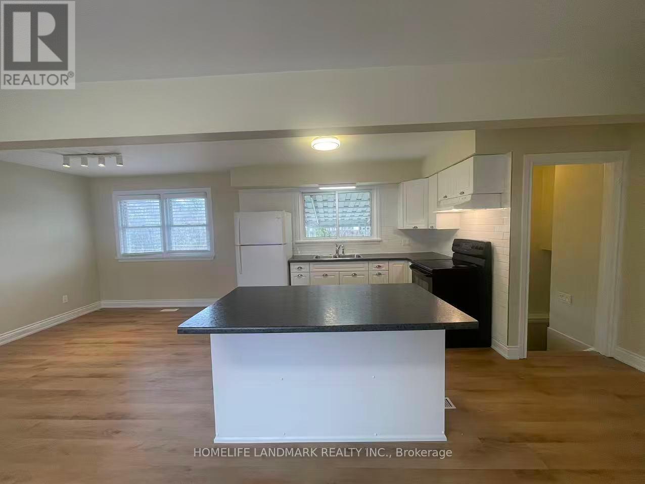 8 Richard Street, St. Catharines (Glendale/glenridge), Ontario  L2T 2E2 - Photo 15 - X12880460