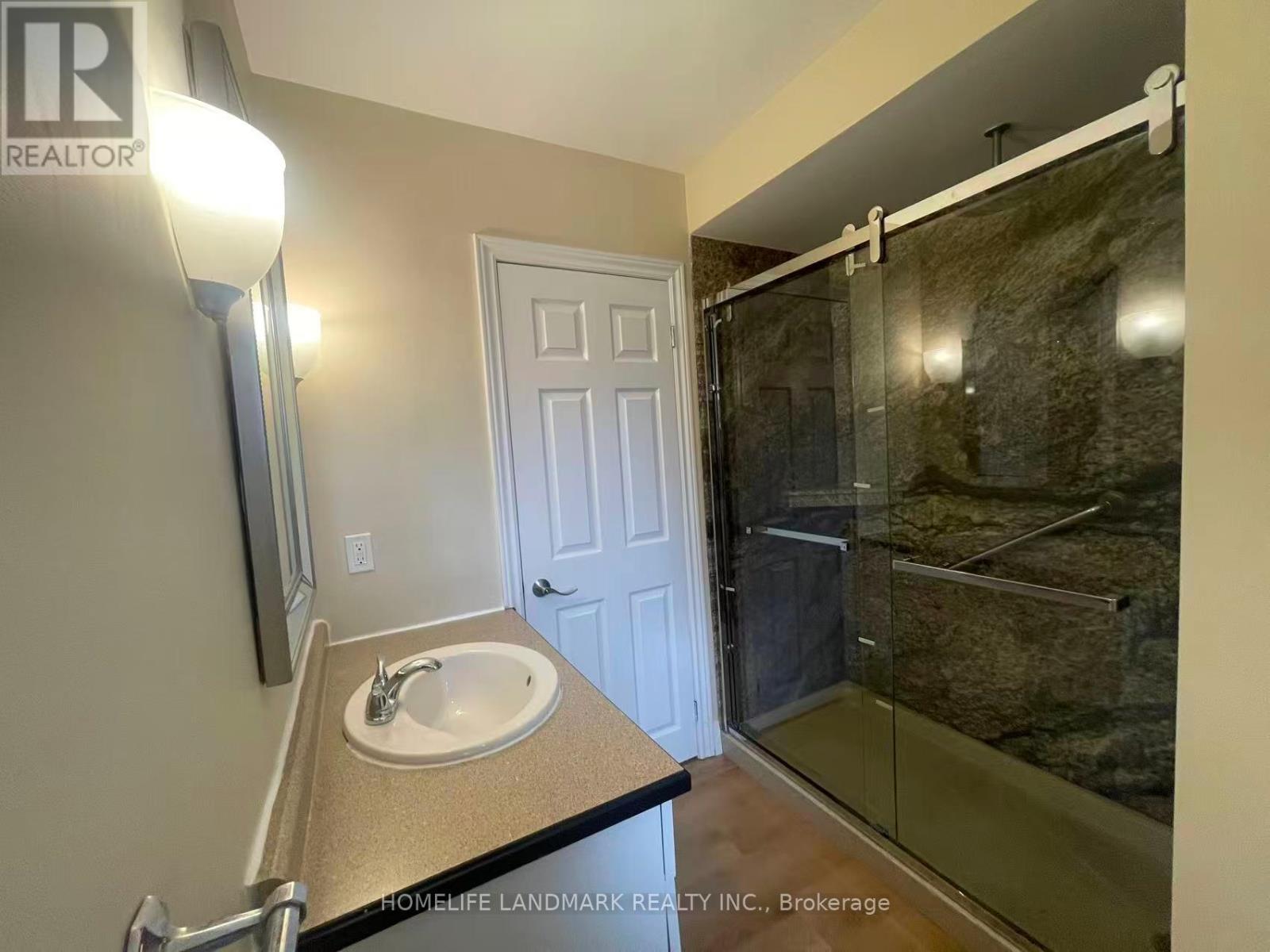 8 Richard Street, St. Catharines (Glendale/glenridge), Ontario  L2T 2E2 - Photo 17 - X12880460