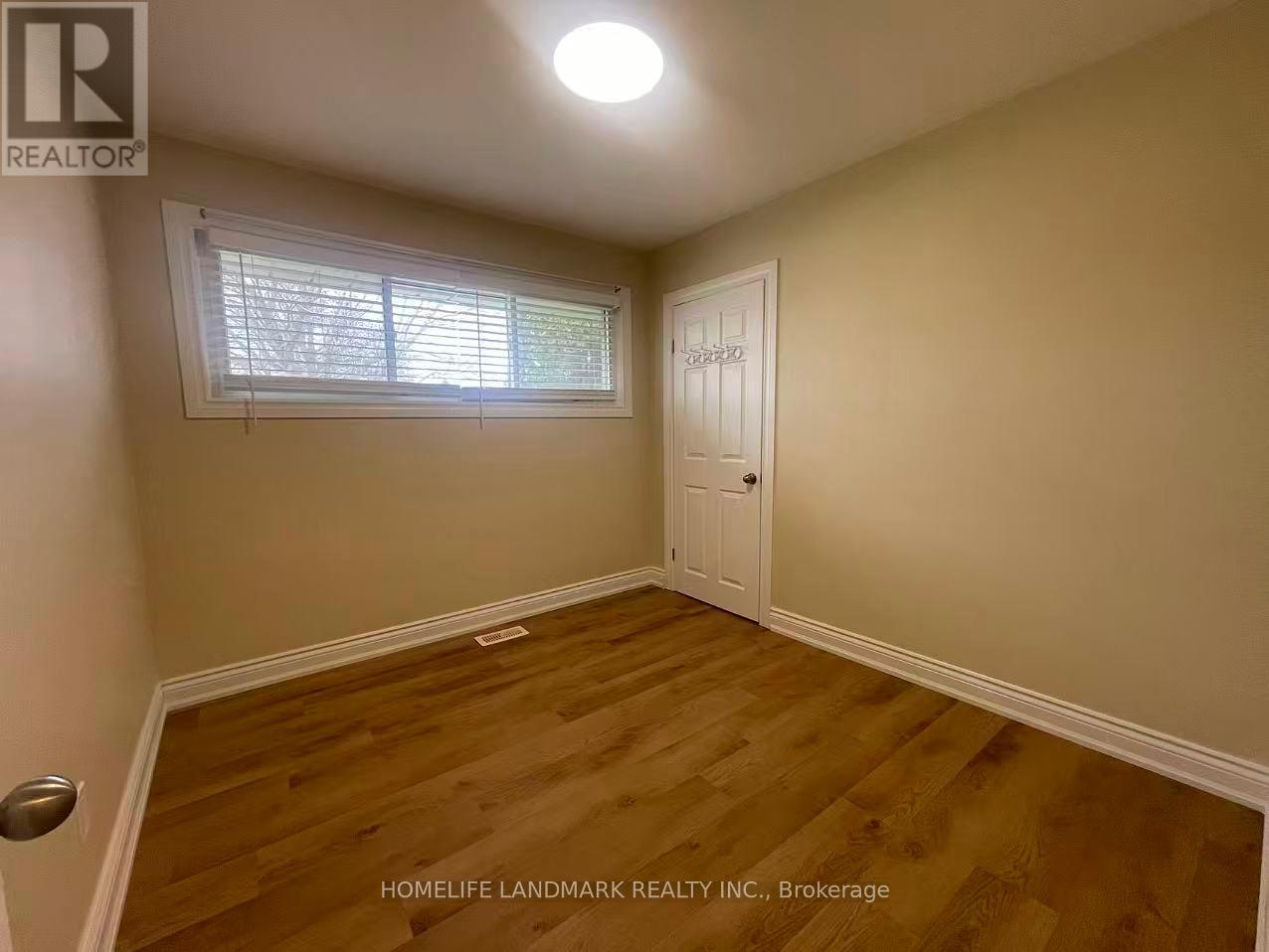 8 Richard Street, St. Catharines (Glendale/glenridge), Ontario  L2T 2E2 - Photo 18 - X12880460