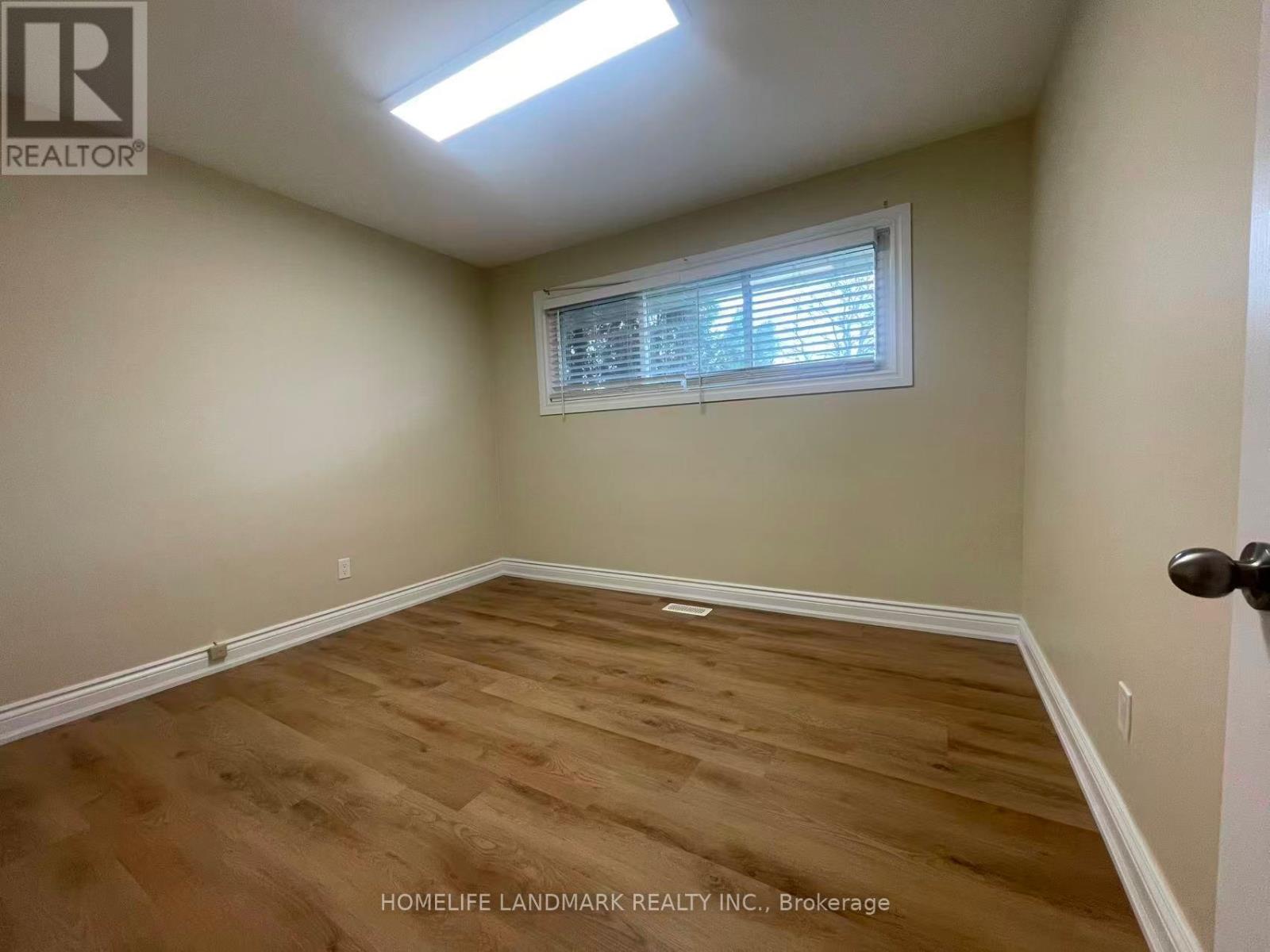 8 Richard Street, St. Catharines (Glendale/glenridge), Ontario  L2T 2E2 - Photo 19 - X12880460