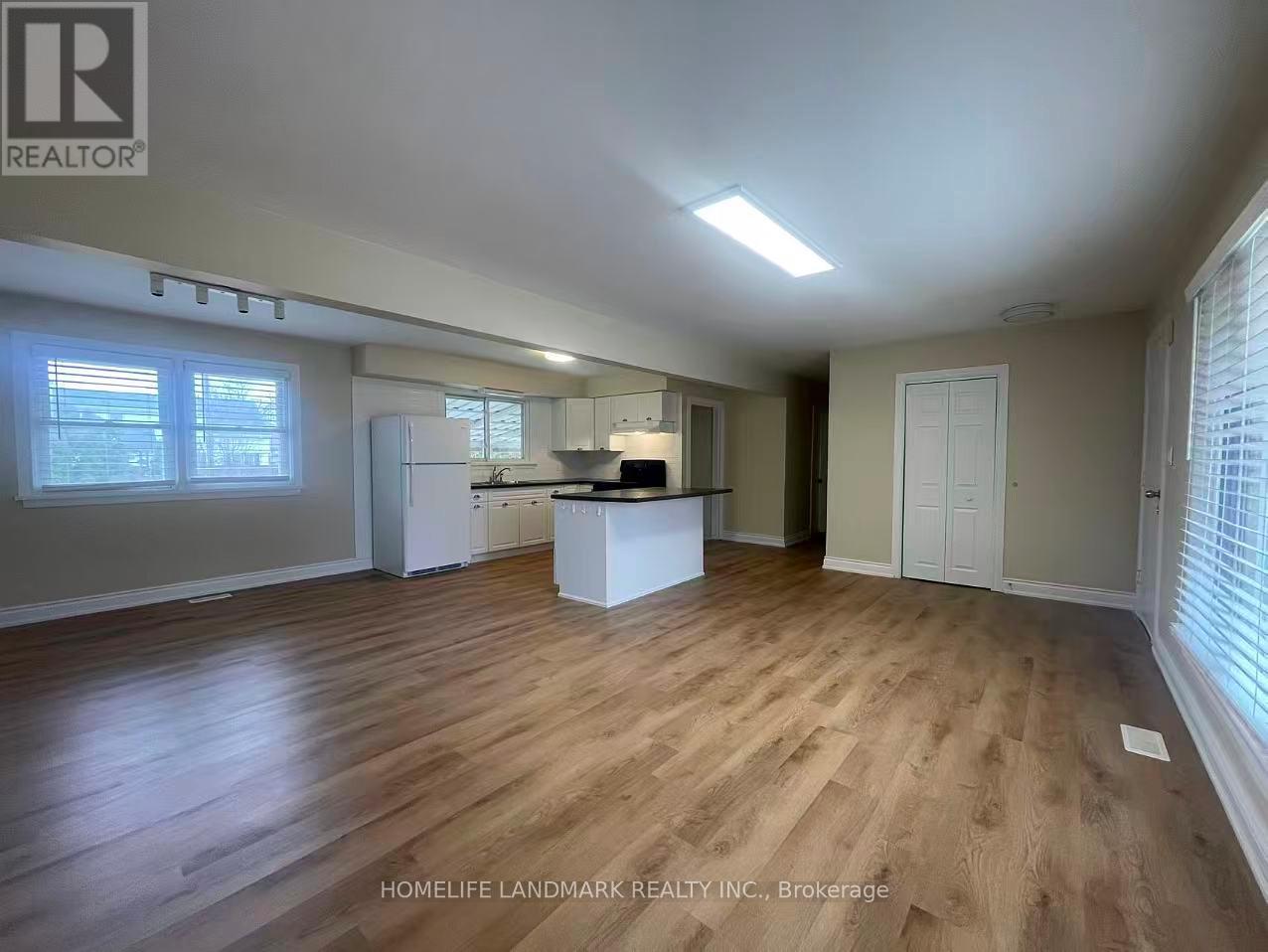 8 Richard Street, St. Catharines (Glendale/glenridge), Ontario  L2T 2E2 - Photo 8 - X12880460