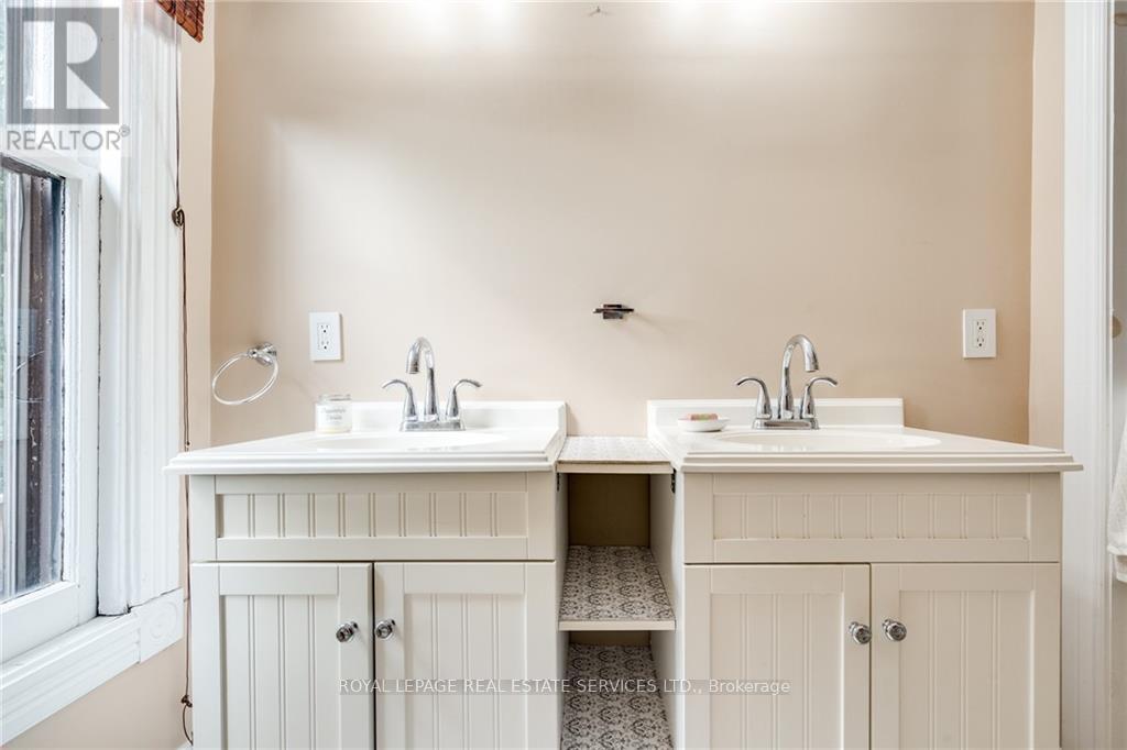 100 Grant Avenue, Hamilton (Stinson), Ontario  L8N 2X7 - Photo 10 - X12880480