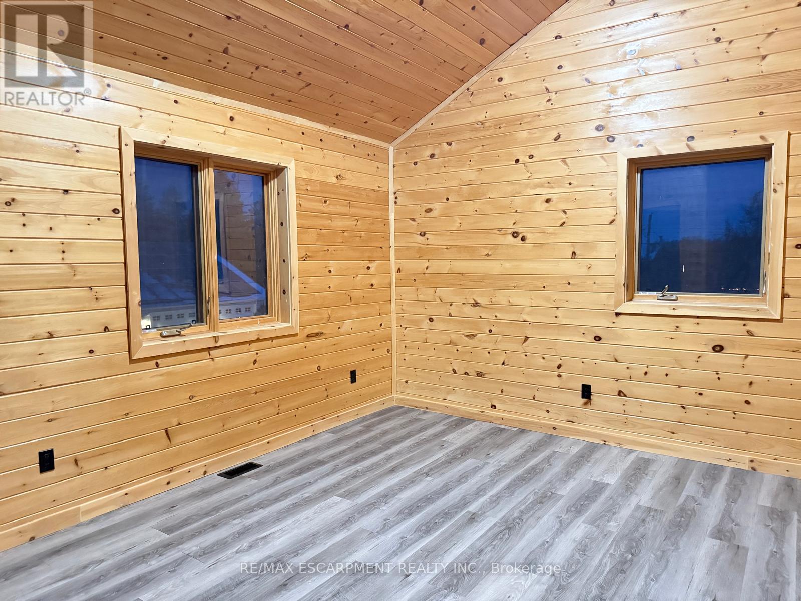 33 Laird Drive, Kawartha Lakes (Fenelon), Ontario  K9V 4R6 - Photo 28 - X12880482