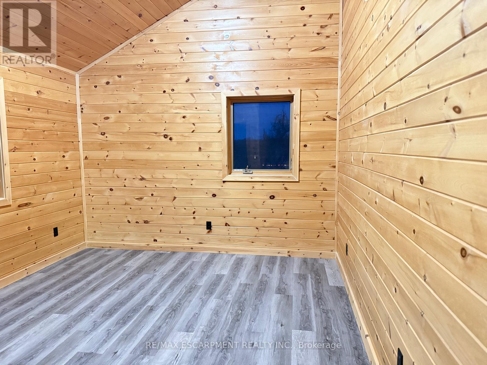 33 Laird Drive, Kawartha Lakes (Fenelon), Ontario  K9V 4R6 - Photo 29 - X12880482