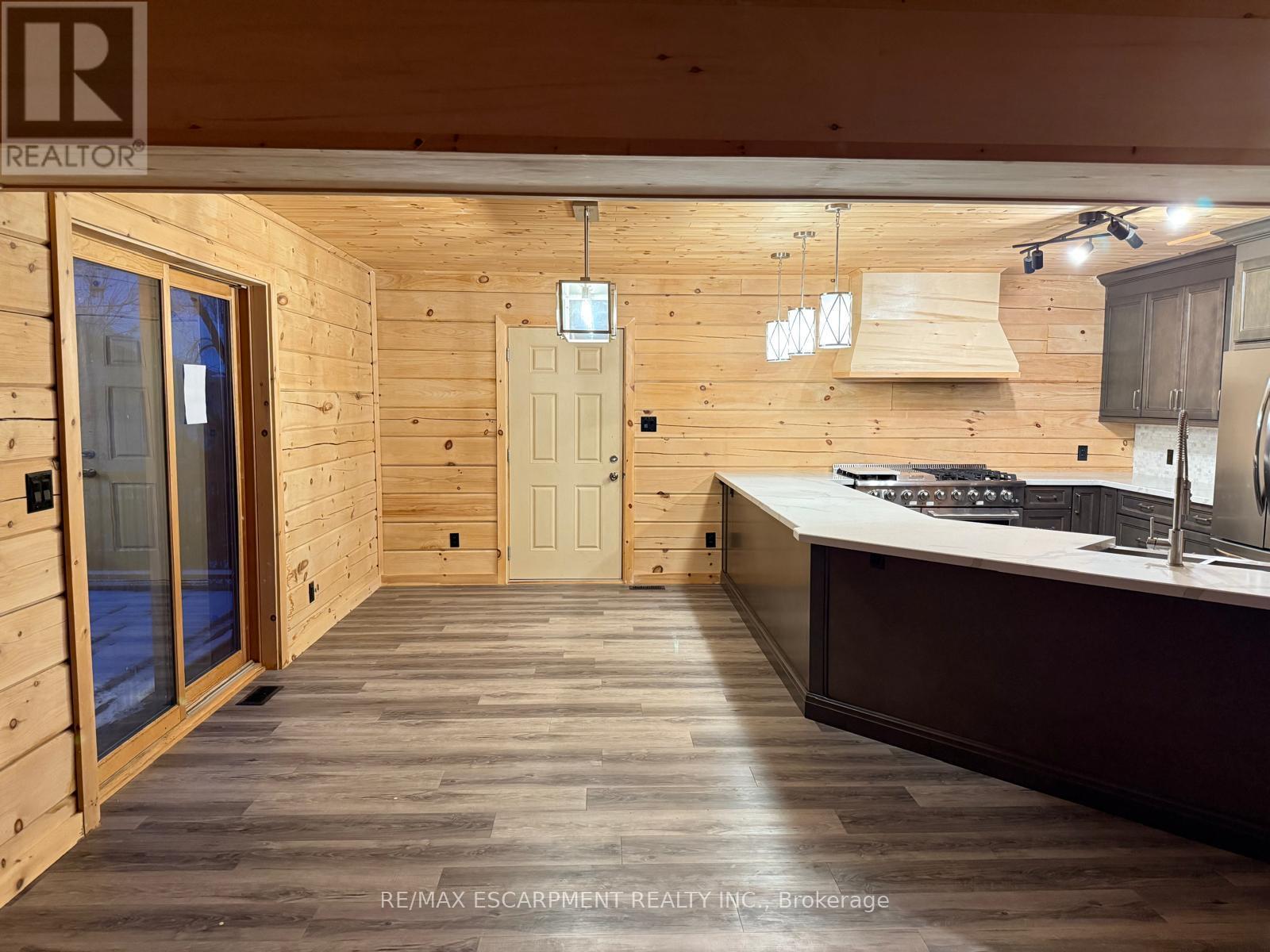 33 Laird Drive, Kawartha Lakes (Fenelon), Ontario  K9V 4R6 - Photo 5 - X12880482