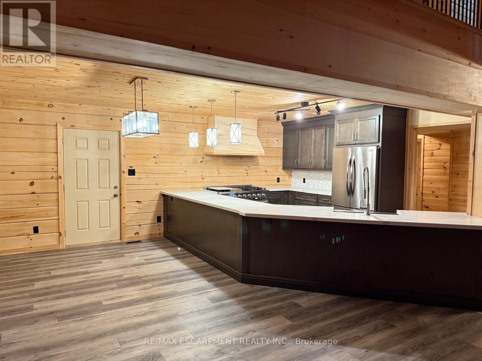 33 Laird Drive, Kawartha Lakes (Fenelon), Ontario  K9V 4R6 - Photo 6 - X12880482