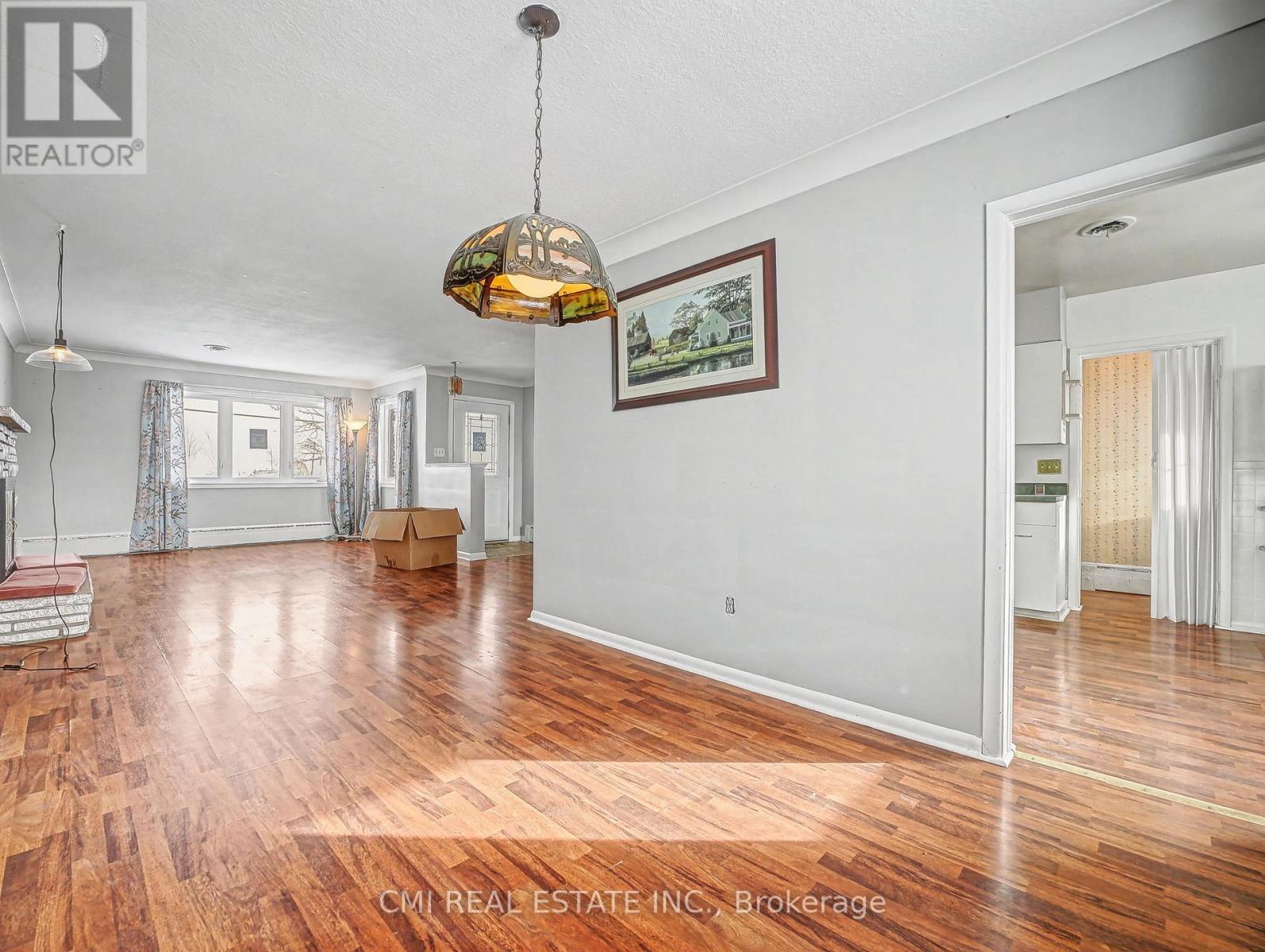 877 Killaly Street E, Port Colborne (Sherkston), Ontario  L3K 5V3 - Photo 11 - X12880490