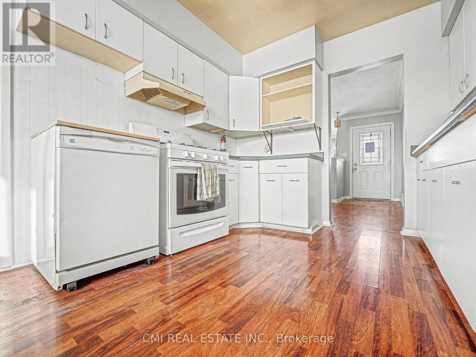 877 Killaly Street E, Port Colborne (Sherkston), Ontario  L3K 5V3 - Photo 16 - X12880490