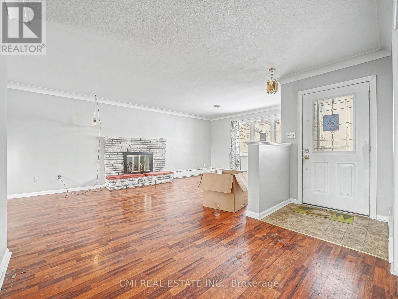 877 Killaly Street E, Port Colborne (Sherkston), Ontario  L3K 5V3 - Photo 6 - X12880490