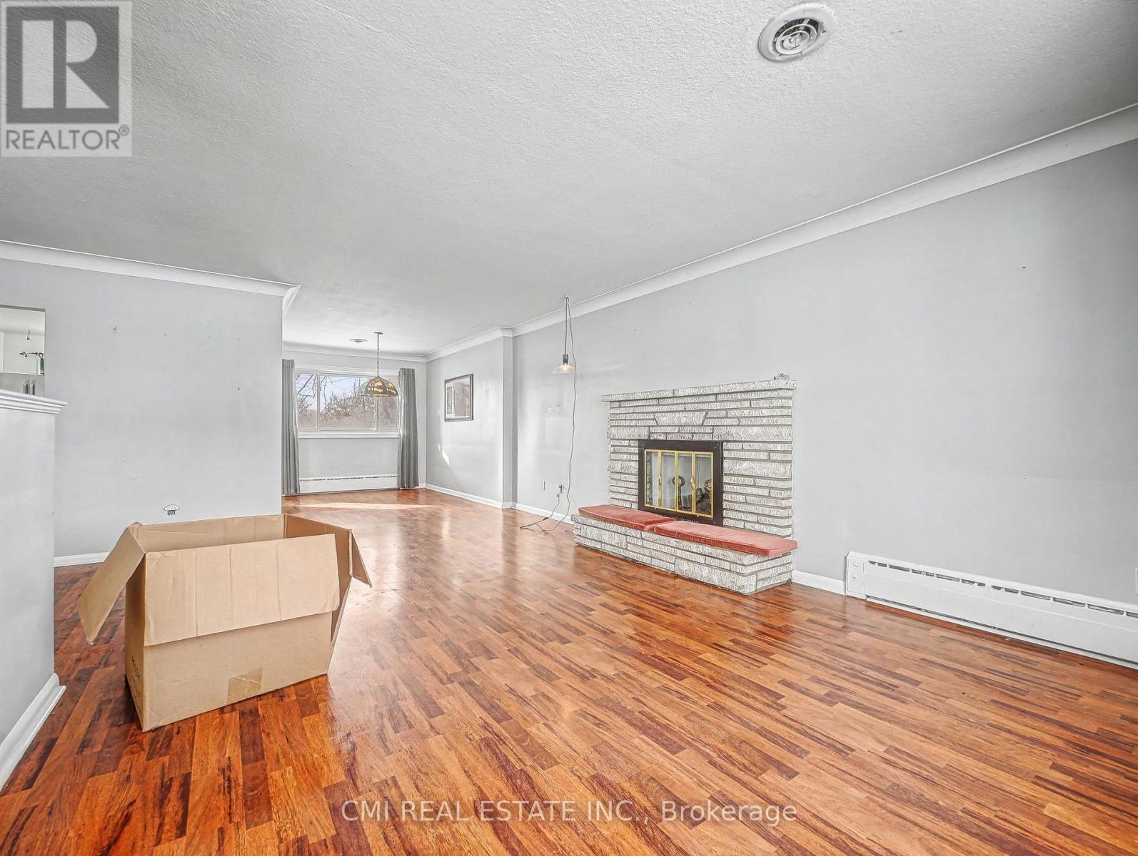 877 Killaly Street E, Port Colborne (Sherkston), Ontario  L3K 5V3 - Photo 7 - X12880490