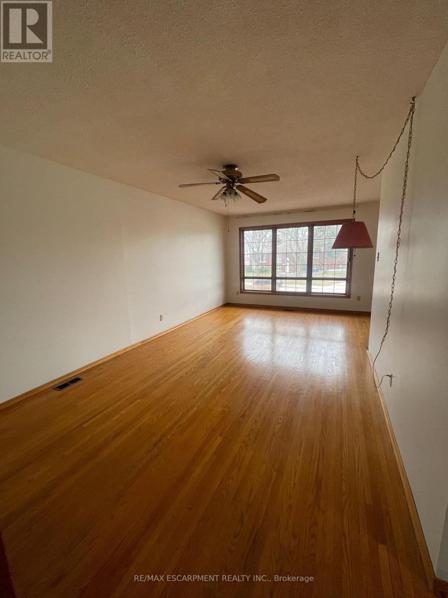 24 Yeoville Court, Hamilton (Yeoville), Ontario  L9C 5W5 - Photo 7 - X12880492