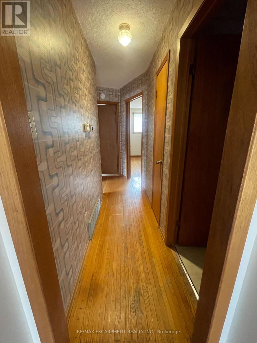 24 Yeoville Court, Hamilton (Yeoville), Ontario  L9C 5W5 - Photo 8 - X12880492