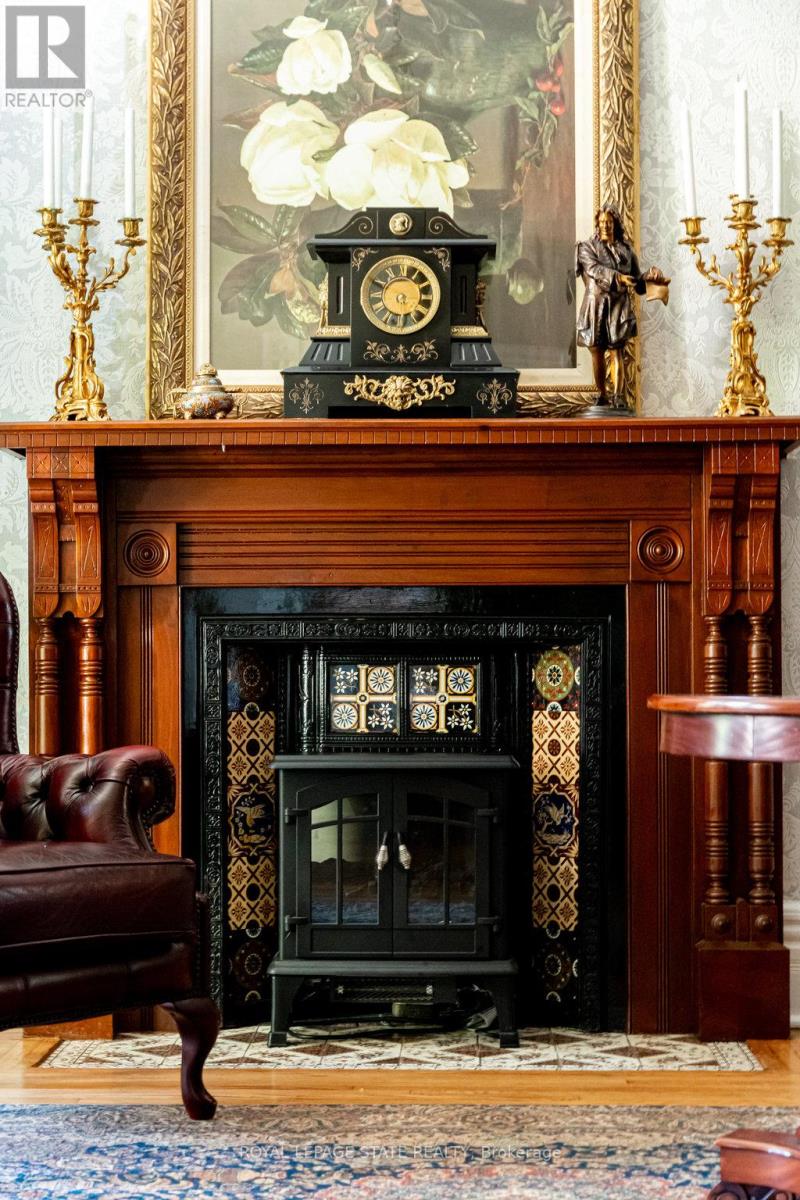 122 East Avenue S, Hamilton (Stinson), Ontario  L8N 2T7 - Photo 11 - X12880496