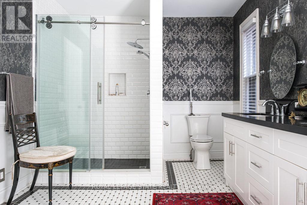 122 East Avenue S, Hamilton (Stinson), Ontario  L8N 2T7 - Photo 35 - X12880496