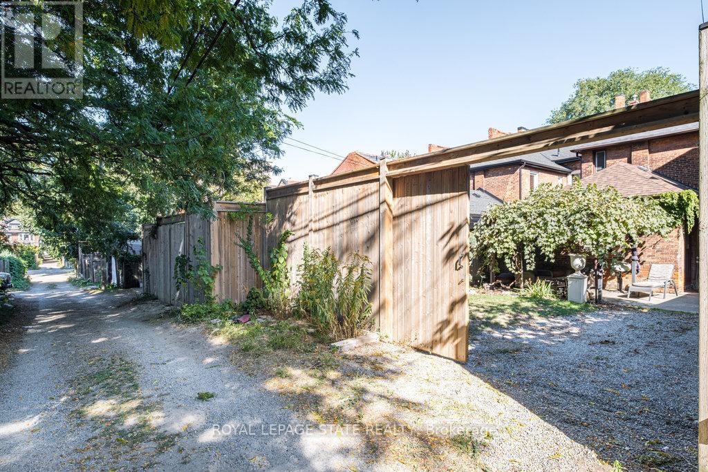 122 East Avenue S, Hamilton (Stinson), Ontario  L8N 2T7 - Photo 40 - X12880496