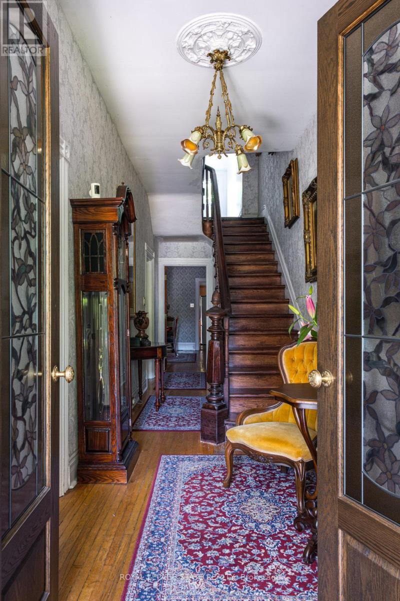 122 East Avenue S, Hamilton (Stinson), Ontario  L8N 2T7 - Photo 7 - X12880496