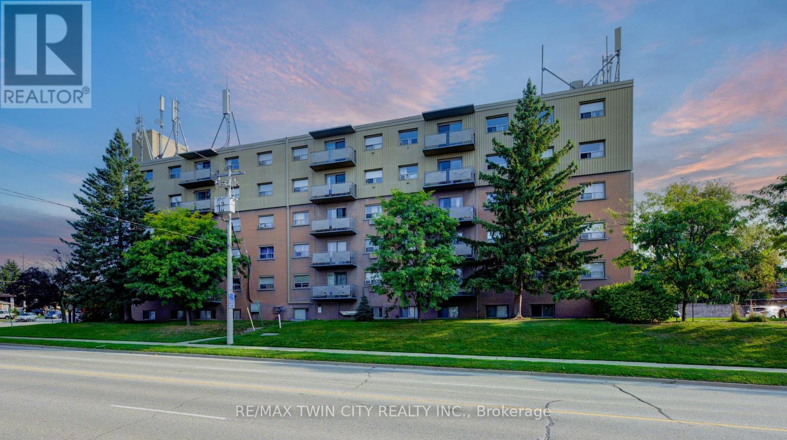201 - 283 FAIRWAY ROAD N, Kitchener, Ontario