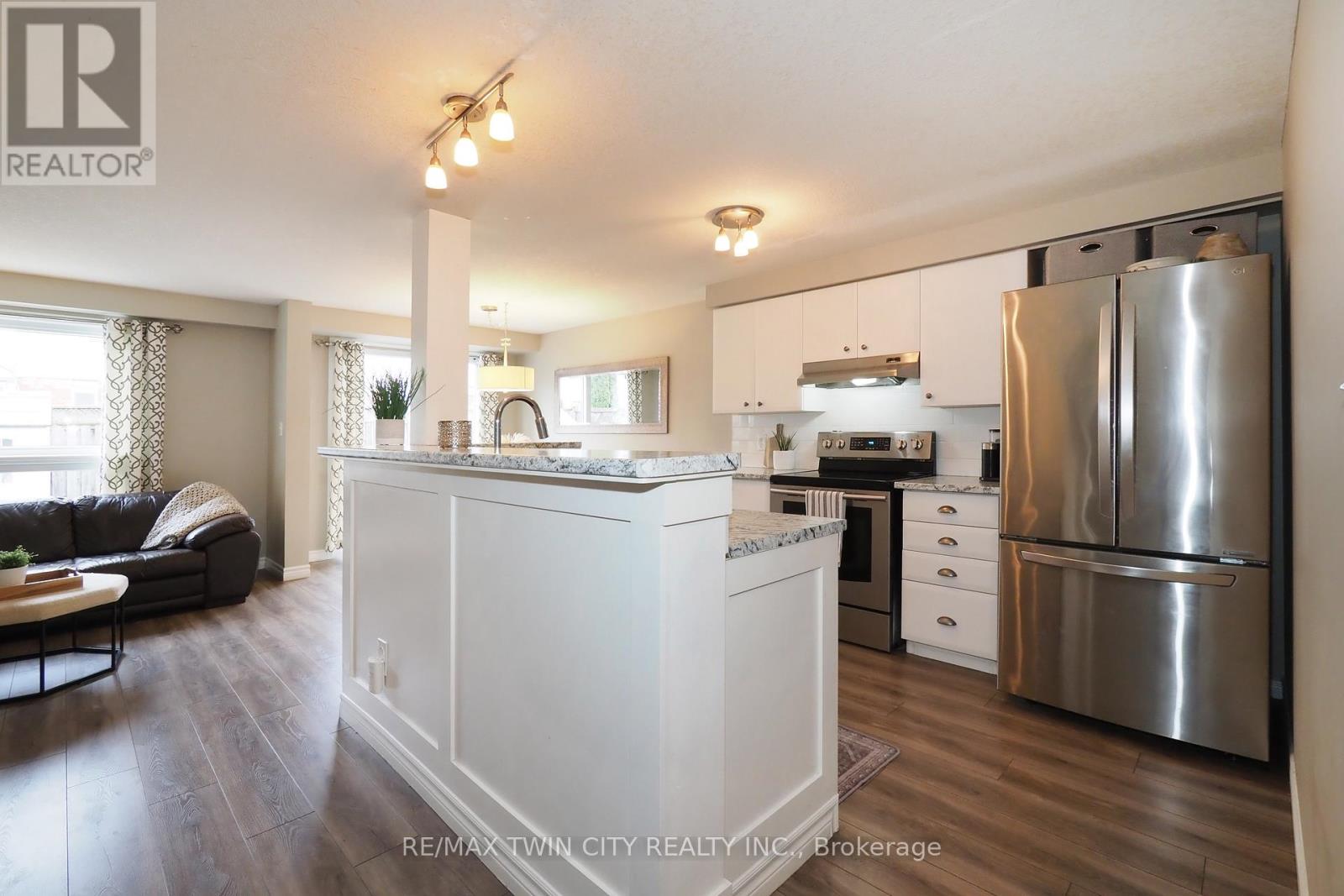 55 Bridlewreath Street, Kitchener, Ontario  N2E 3V5 - Photo 14 - X12880550