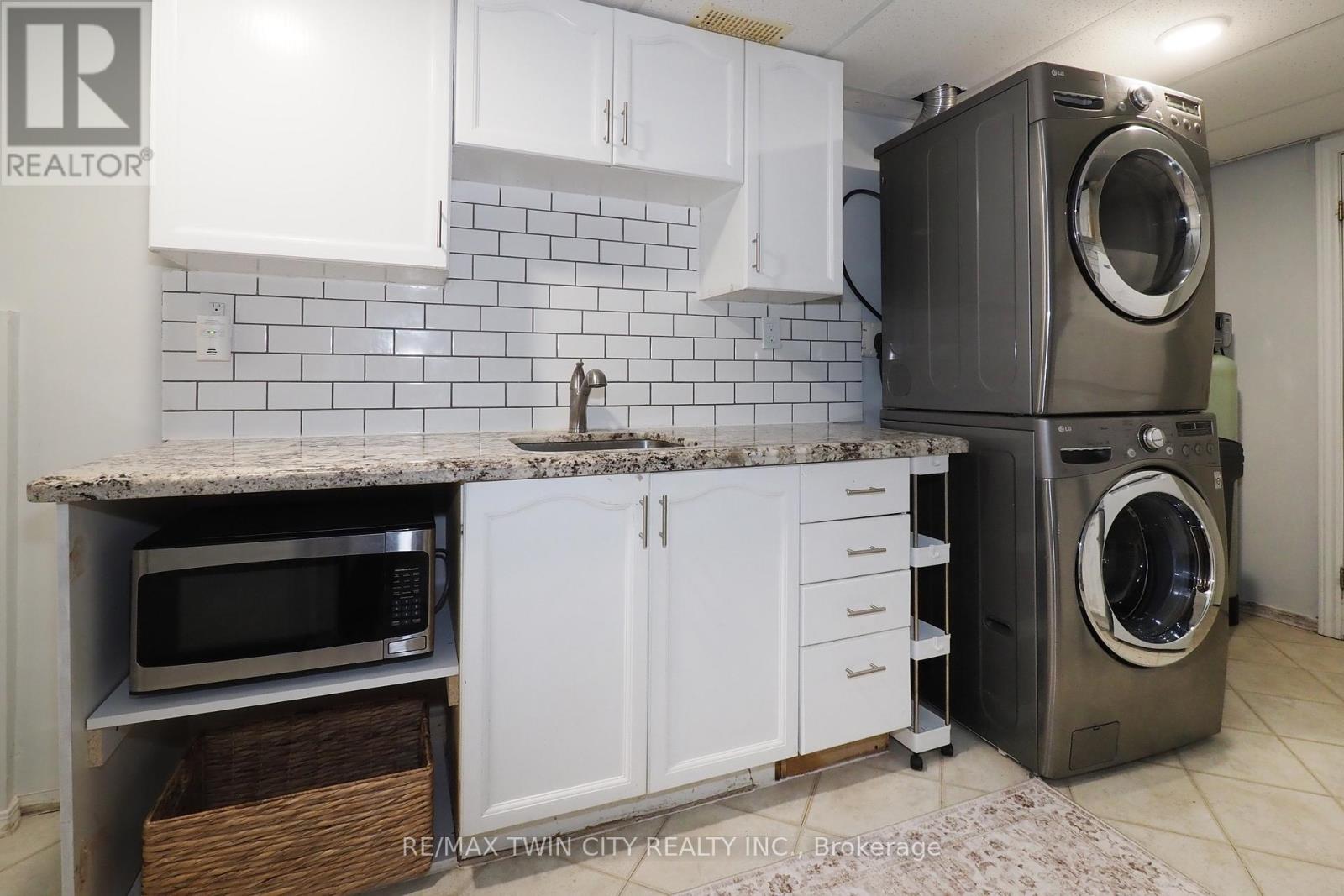 55 Bridlewreath Street, Kitchener, Ontario  N2E 3V5 - Photo 43 - X12880550