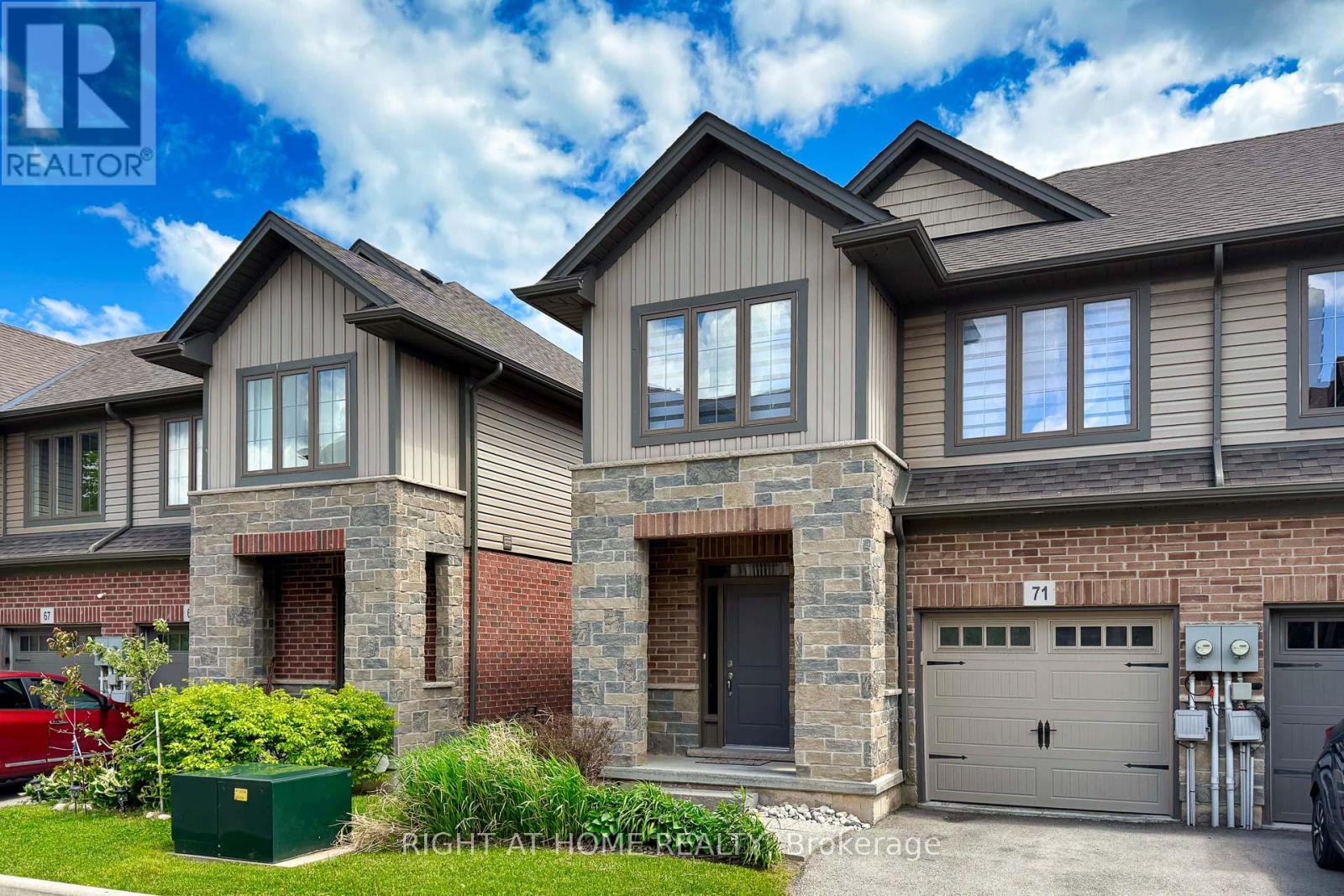 71 SOUTHSHORE CRESCENT, Hamilton, Ontario