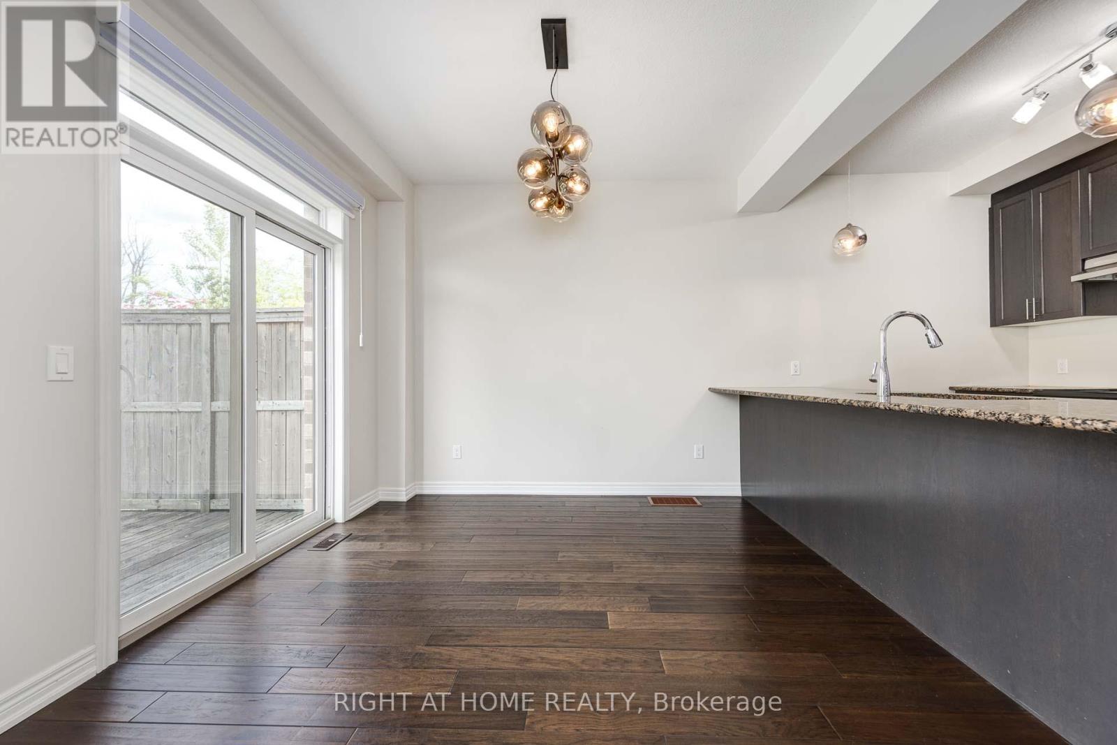 71 Southshore Crescent, Hamilton, Ontario  L8E 0J3 - Photo 13 - X12880636