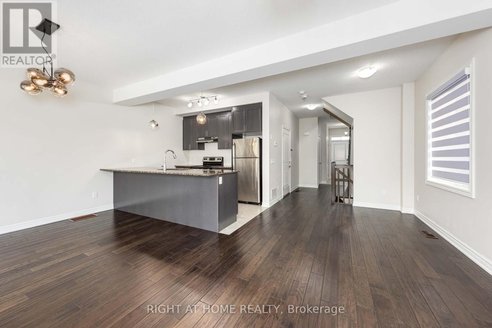 71 Southshore Crescent, Hamilton, Ontario  L8E 0J3 - Photo 7 - X12880636