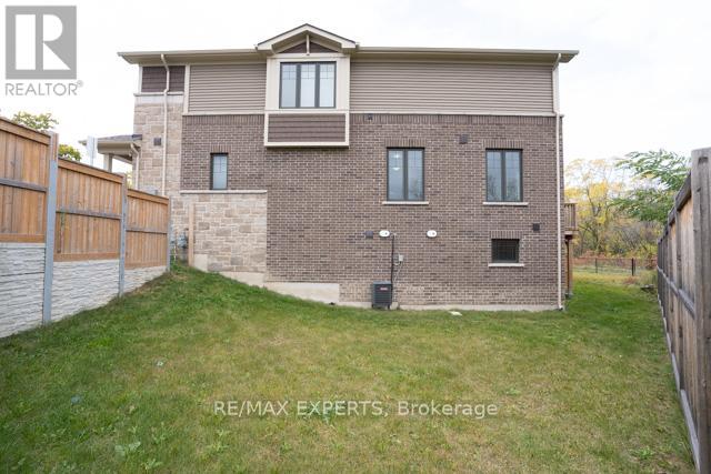 36 Pelican Lane, Hamilton, Ontario  L8K 0A4 - Photo 5 - X12880670