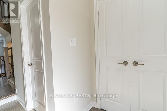 36 Pelican Lane, Hamilton, Ontario  L8K 0A4 - Photo 8 - X12880670