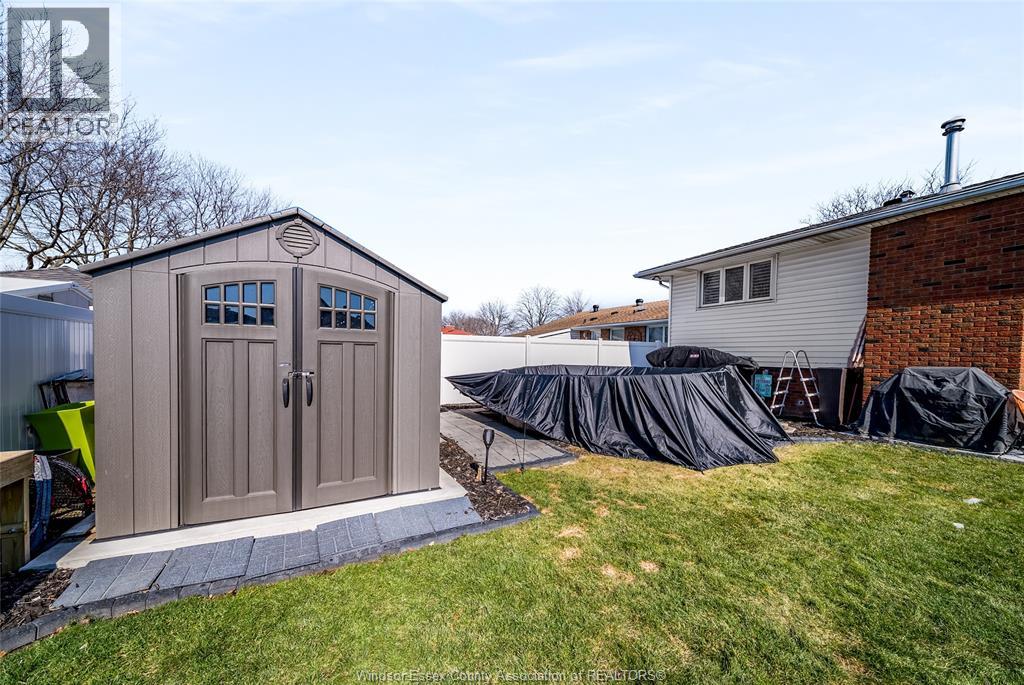 2915 Buttery Court, Windsor, Ontario  N9E 3W5 - Photo 46 - 26005274