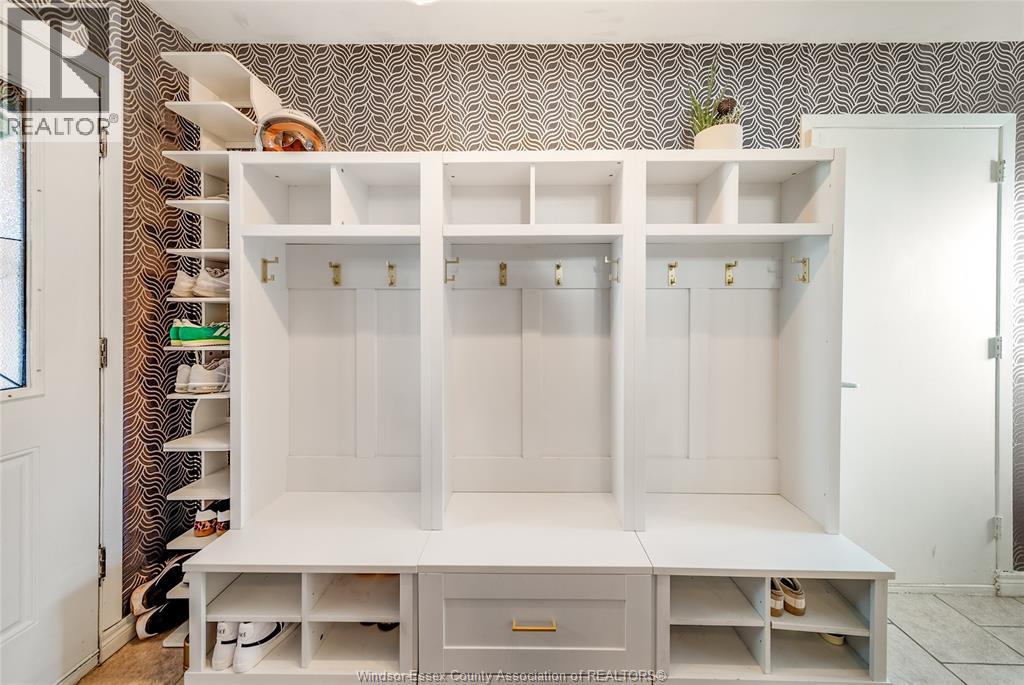 2915 Buttery Court, Windsor, Ontario  N9E 3W5 - Photo 5 - 26005274