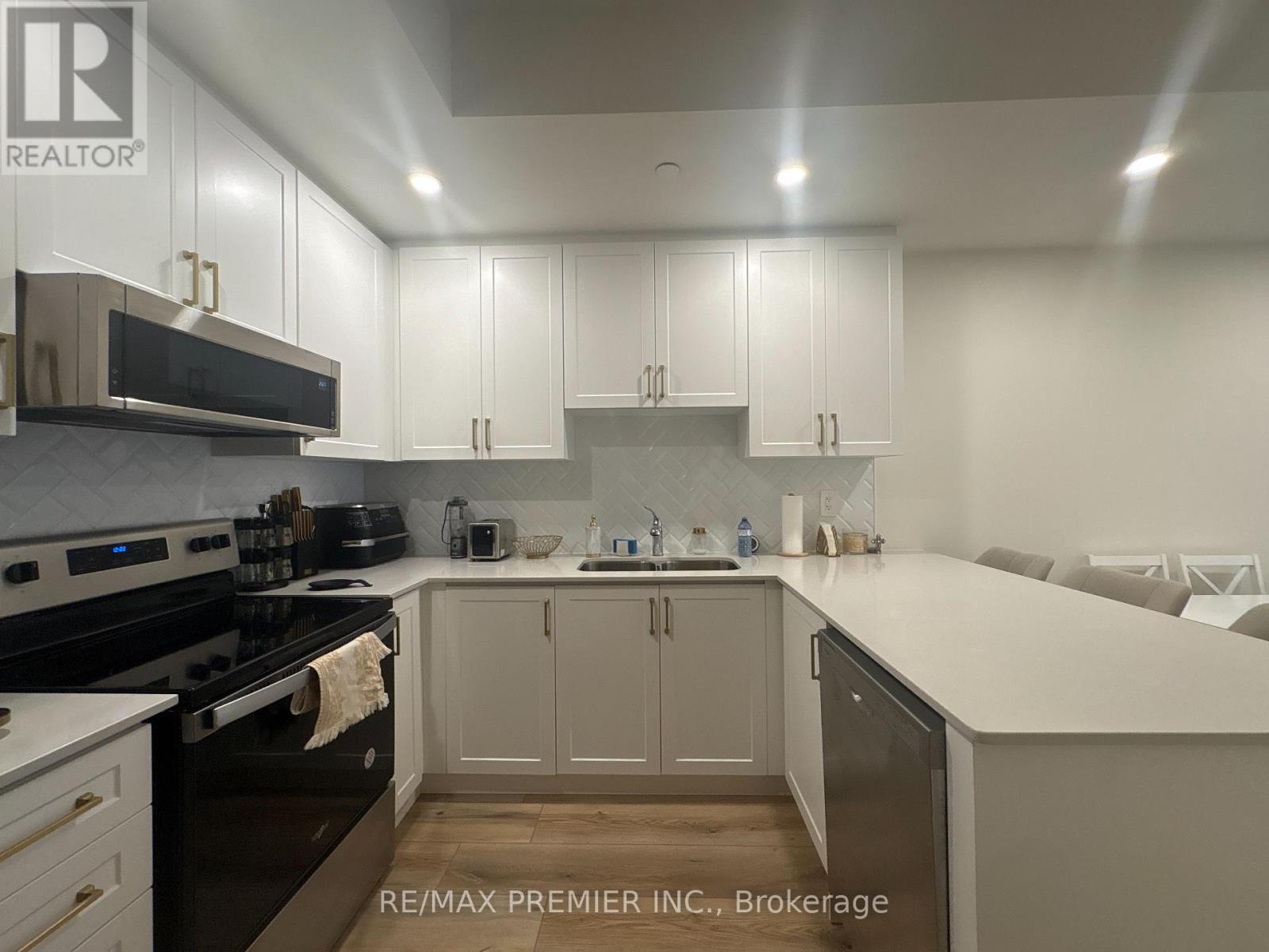 329 - 1695 Dersan Street, Pickering, Ontario  L1X 0S9 - Photo 9 - E12860056