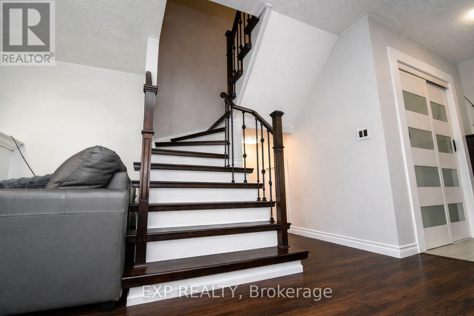 30 Aikens Crescent, Barrie, Ontario  L4N 8M6 - Photo 12 - S12877532