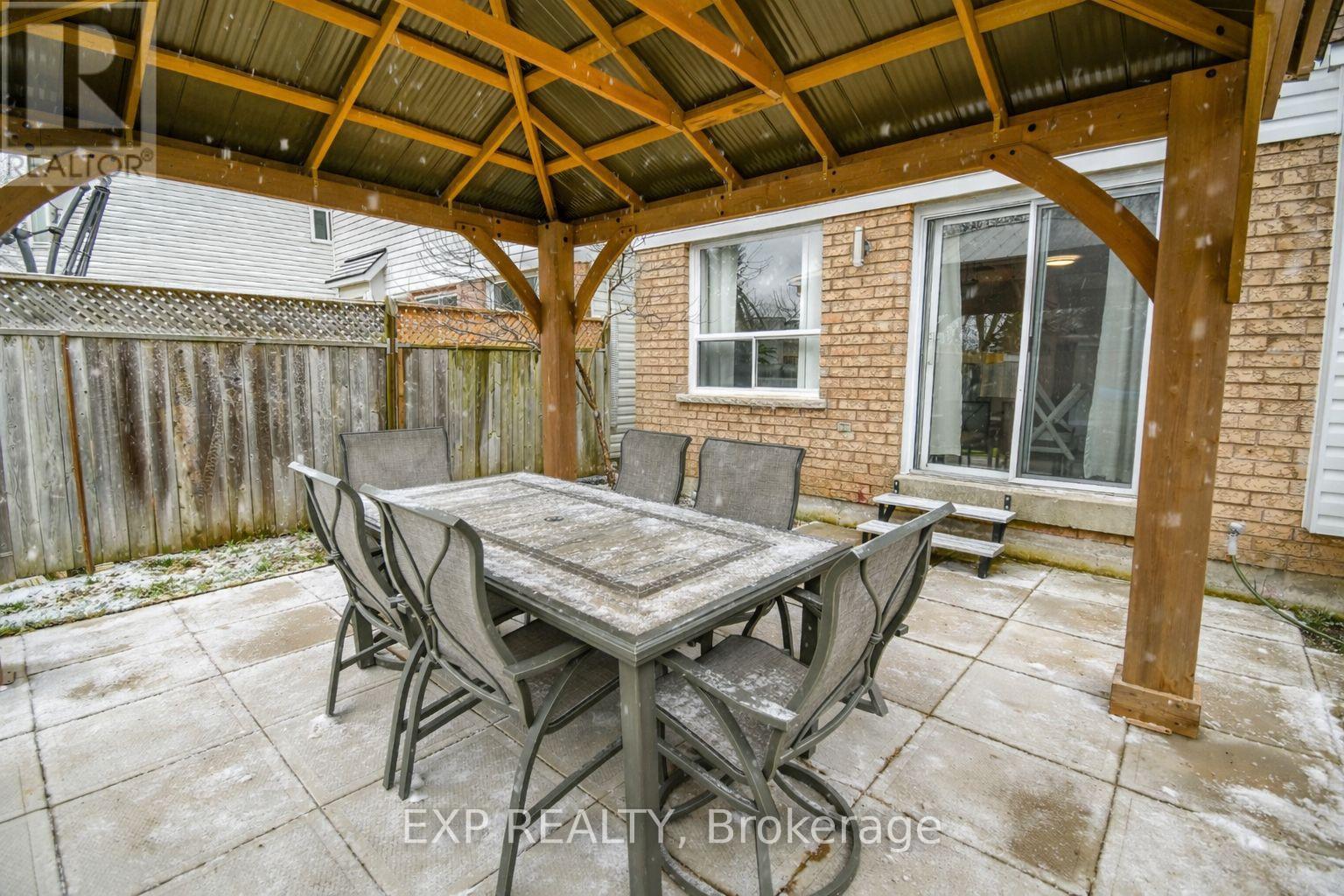 30 Aikens Crescent, Barrie, Ontario  L4N 8M6 - Photo 3 - S12877532