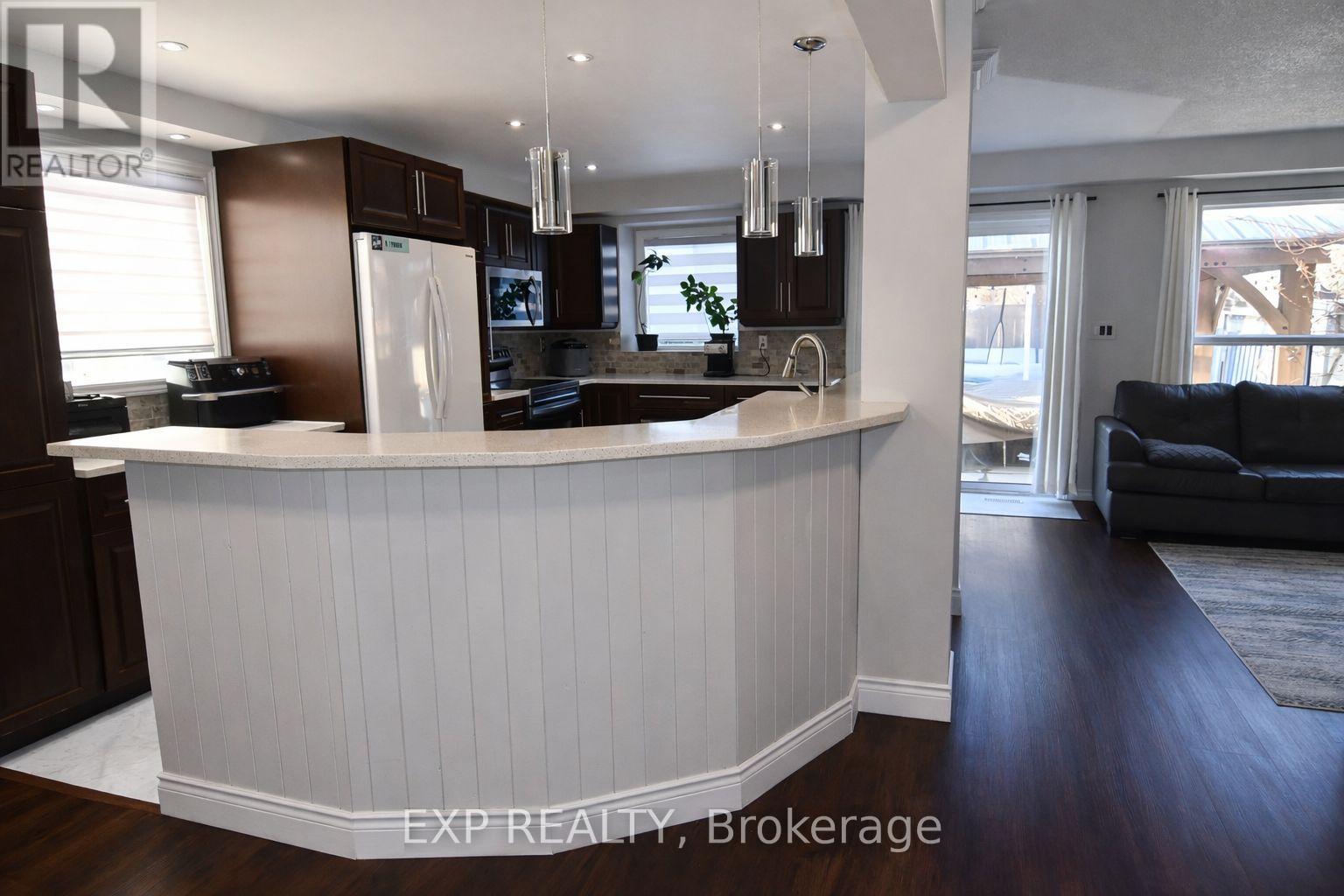 30 Aikens Crescent, Barrie, Ontario  L4N 8M6 - Photo 7 - S12877532
