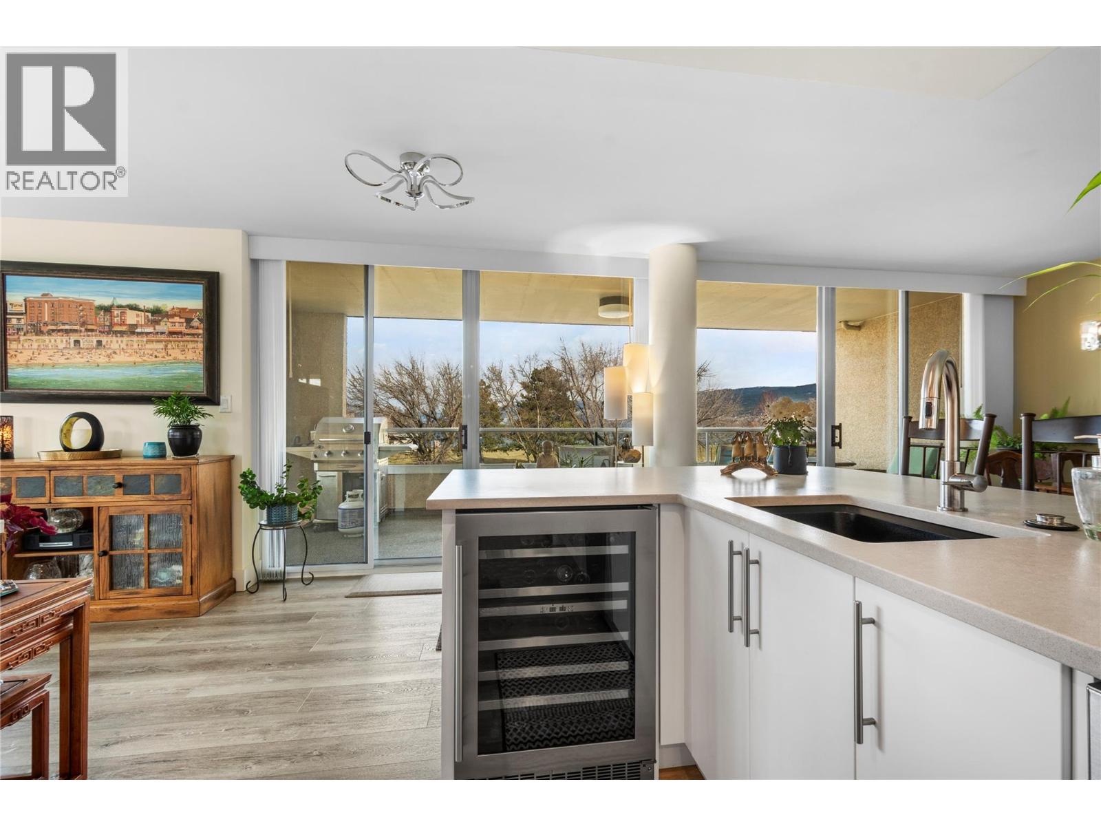 86 Lakeshore Drive Unit# 203, Penticton, British Columbia  V2A 1B5 - Photo 10 - 10379045