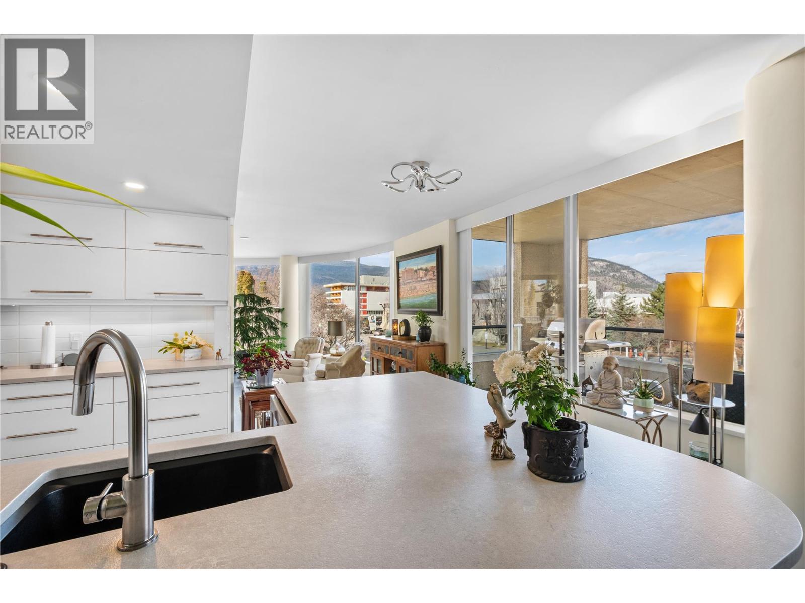 86 Lakeshore Drive Unit# 203, Penticton, British Columbia  V2A 1B5 - Photo 9 - 10379045